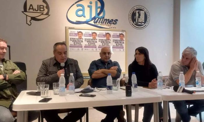 La AJB, en conferencia de prensa denunció a Juez de Florencio Varela por violencia de género en el ámbito laboral